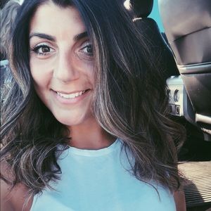 Meet your Posher, Danielle